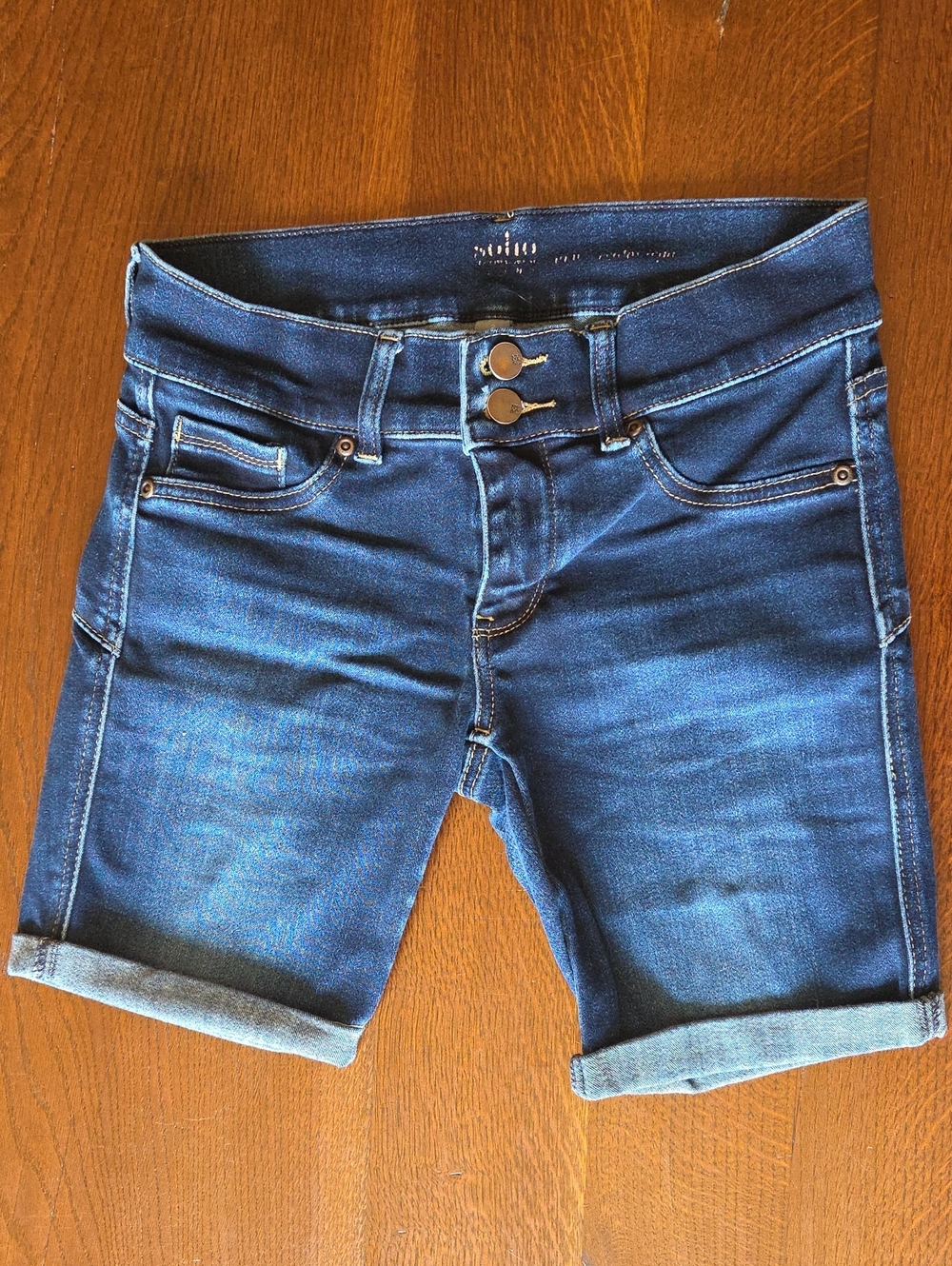 NY&Co Dark Wash Stretch Denim Bermuda Shorts - Blue Size 2